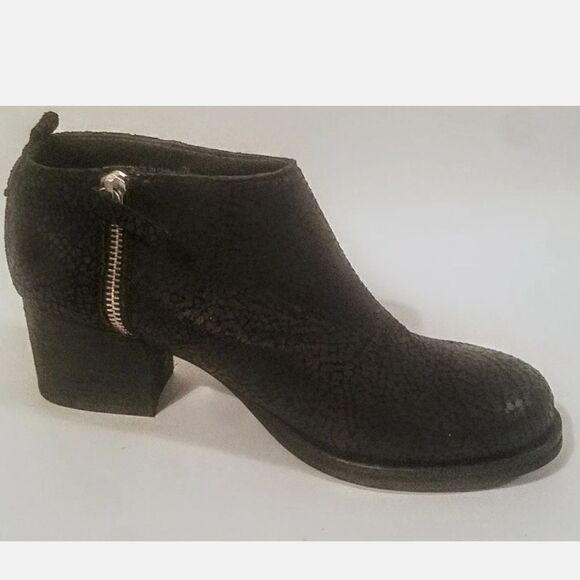 Urban Outfitters Cooperative Black Textured Suede Side Zip Ankle Boot 7M Ret$145 - Picture 4 of 7